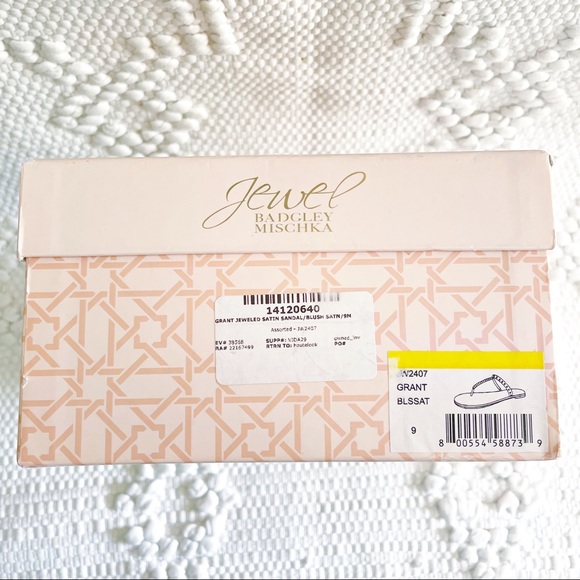Badgley Mischka Grant Satin Jewel Pearl Embellished T-Strap Sandals New in Box - Picture 8 of 10